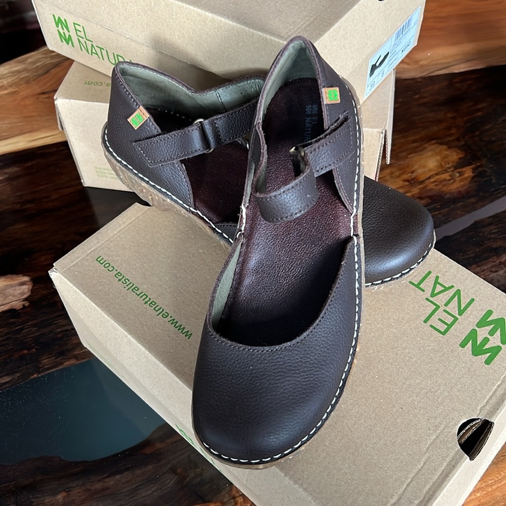 EL NATURALISTA Ladies Sandals - Picture 2 of 13